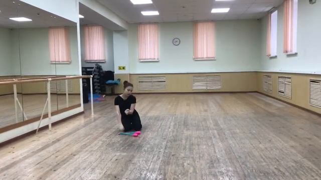 Первый клип/ танец с элементами гимнастики/ ??????♂️/ смотреть онлайн