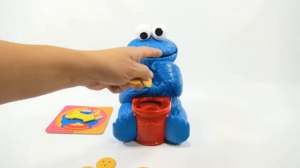 Sesame Street Cookie Monster Crunch Game #42309, 1999 Fisher Price