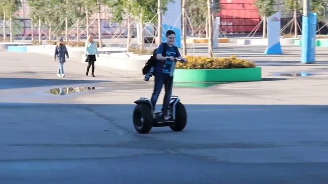 Idan on Segway in Sochi смотреть онлайн