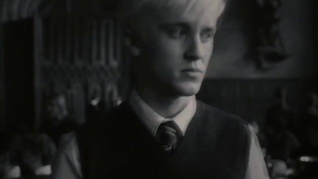 — Это та самая прекрасная история, да? Тогда почему ты плачешь? смотреть онлайн