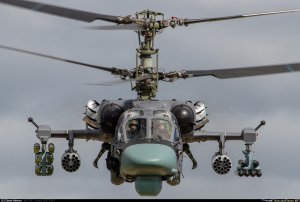 ка 52.mp4Российский вертолет ка-52 «Аллигатор» замечен над подконтрольной территорией США в Сирии