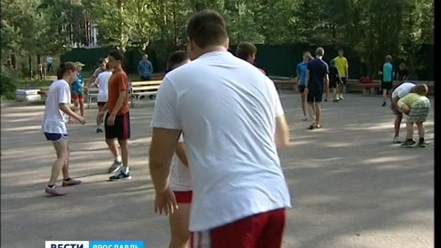 В нескольких лагерях области прошла акция "Зарядка со стражем порядка" смотреть онлайн