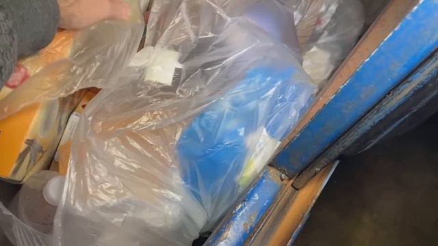 WE FOUND THE EMPLOYEE'S STASH! FINDERS KEEPERS! смотреть онлайн