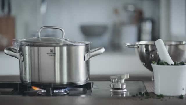 Жизнь кипит с WMF