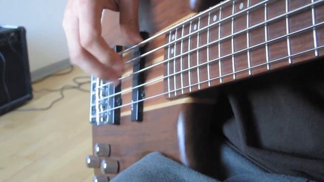 Guthrie Govan - Tower Of Power Style Funk Rhythm (Demo 5) on bass смотреть онлайн