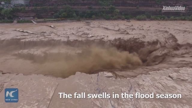 Amazing! China's Hukou Waterfall dazzles in aerial footage смотреть онлайн