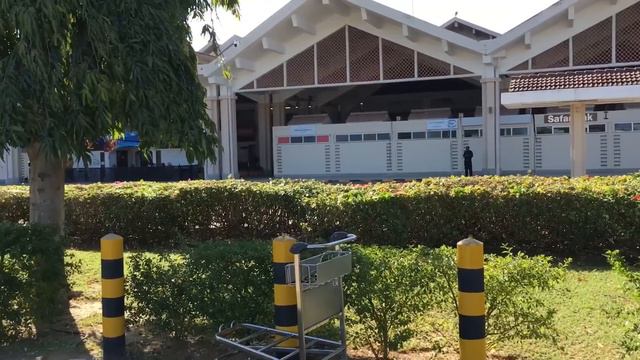 35. По дороге в аэропорт Момбасы смотреть онлайн