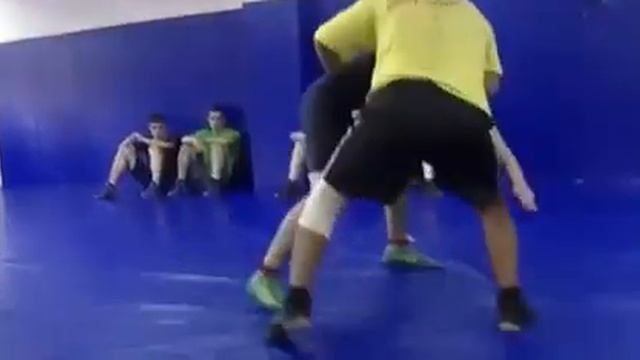 Приемы борьбы в динамике, скорость приходит не сразу. ММА. Вольная борьба. смотреть онлайн