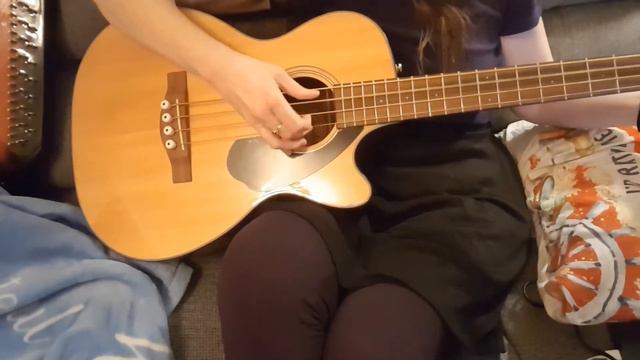 Improv 586: So Low (Fender acoustic bass guitar) смотреть онлайн
