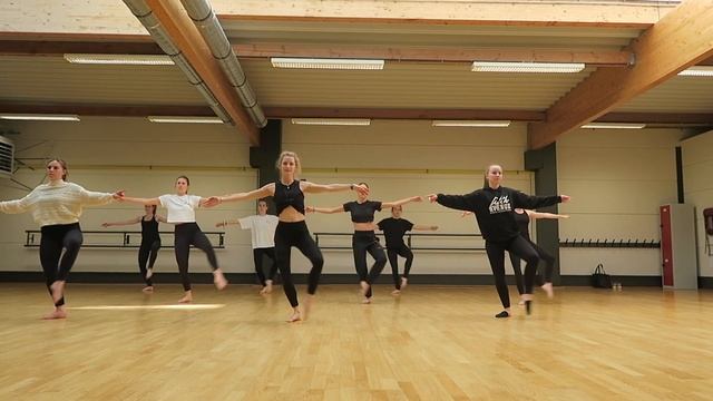 Modern Jazz warm up смотреть онлайн