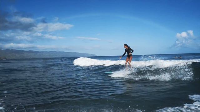 Issa de' Mar's "Bodies of Water" смотреть онлайн