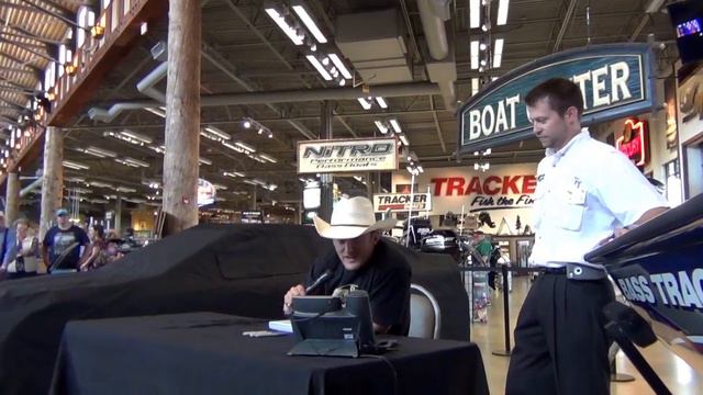 Austin Dillon Unveils The No. 3 Bass Pro Shops Chevrolet смотреть онлайн