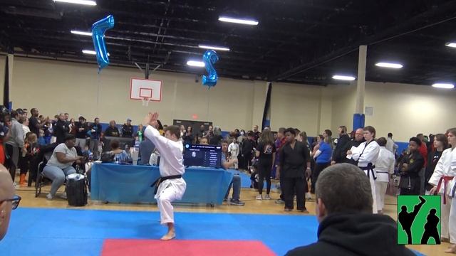 Brayden Hunter - Men Traditional Form смотреть онлайн