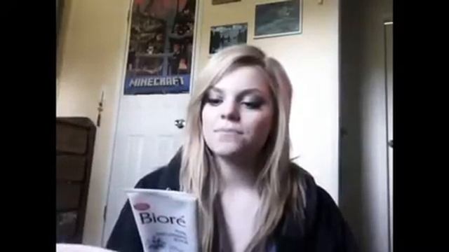 Biore Pore Unclogging Scrub Review смотреть онлайн