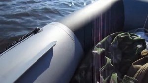 Ямаха 5 с новым винтом идёт быстрее.    The Yamaha 5 goes faster with the new screw.