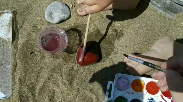 Развивашки. Божья коровка на камне смотреть онлайн