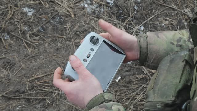 На полигоне в Донецкой Народной Республике продолжается подготовка операторов БпЛА ВВО смотреть онлайн