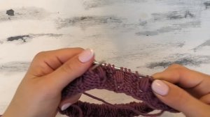 ЗИМНЯЯ ЖЕНСКАЯ ШАПКА СПИЦАМИ С КРАСИВЫМ УЗОРОМ