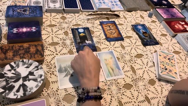 Underworld Tarot #5: From HIDING in fear to SHARING your gifts through expression as an invitation смотреть онлайн