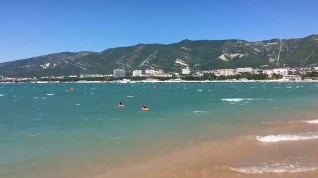 Геленджик. Ужасная погода 11 августа и пустой пляж. Hurricane. Strong wind смотреть онлайн
