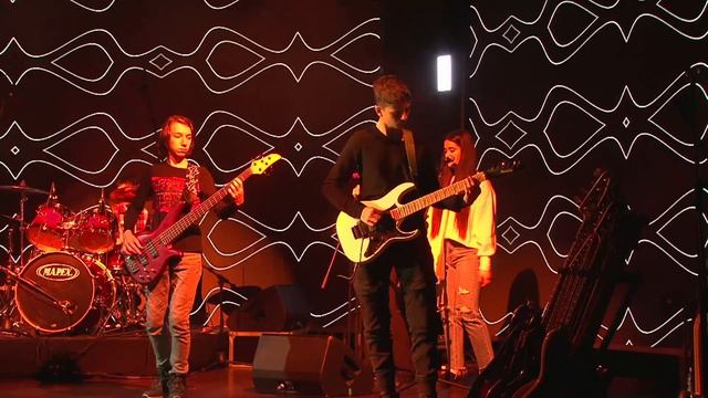 Petran Music School - I Hate Everything About You (Three Days Grace Cover) смотреть онлайн