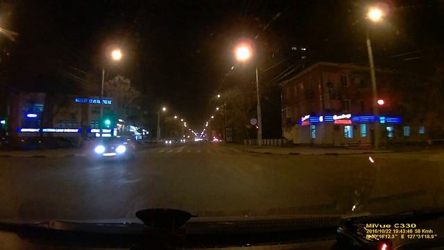 Тест видеорегистратора Mio MiVue C330 (ночь) смотреть онлайн