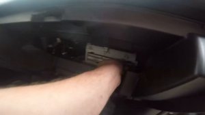 Замена салонного фильтра на Mazda CX7 2,5 литра