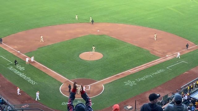 Brandon Belt’s 2nd Home Run in the 2022 Season at Oracle Park 4/12/22 смотреть онлайн