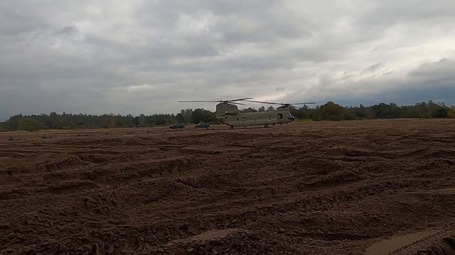 Boeing CH-47 Chinook and Dutch Marine corps смотреть онлайн