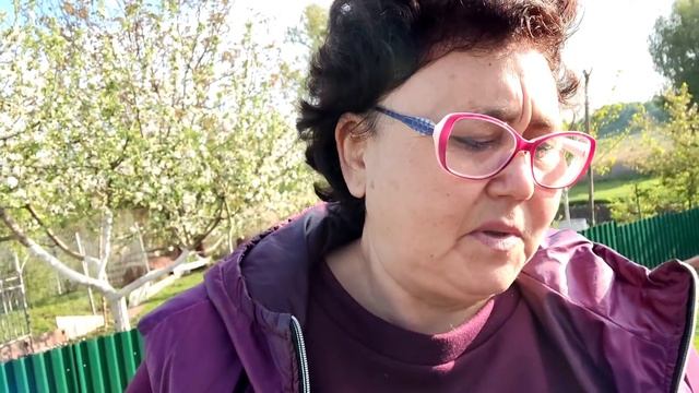 Украинское село???Бабушка Маня готовит вареники. смотреть онлайн