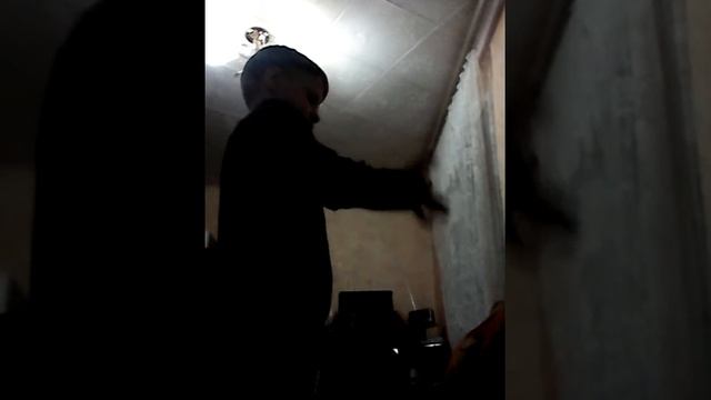Как научиться крутить на пальце щётку. смотреть онлайн