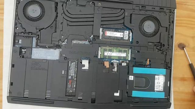New Alienware 15 R3: What Can You Upgrade? смотреть онлайн