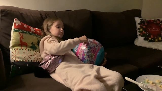 VLOGMAS #4 Happy new year ?/С Новым 2020 годом!?Шакира сама готовит салат?Распаковываем подарки? смотреть онлайн