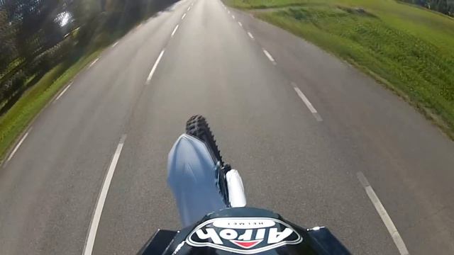 YZF 450 Wheelie смотреть онлайн