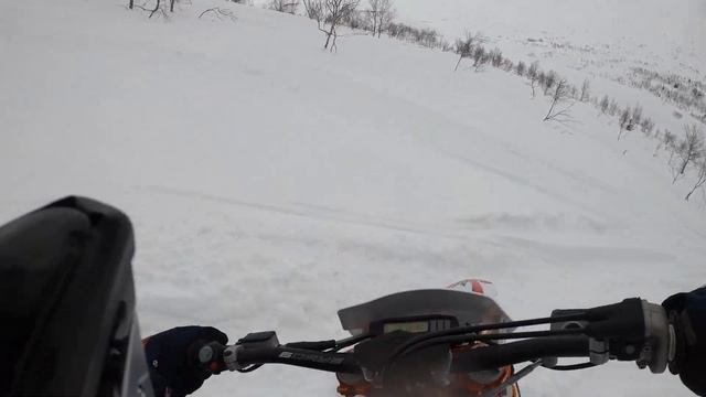 Дали прокатиться по Хибинам на сноубайке смотреть онлайн