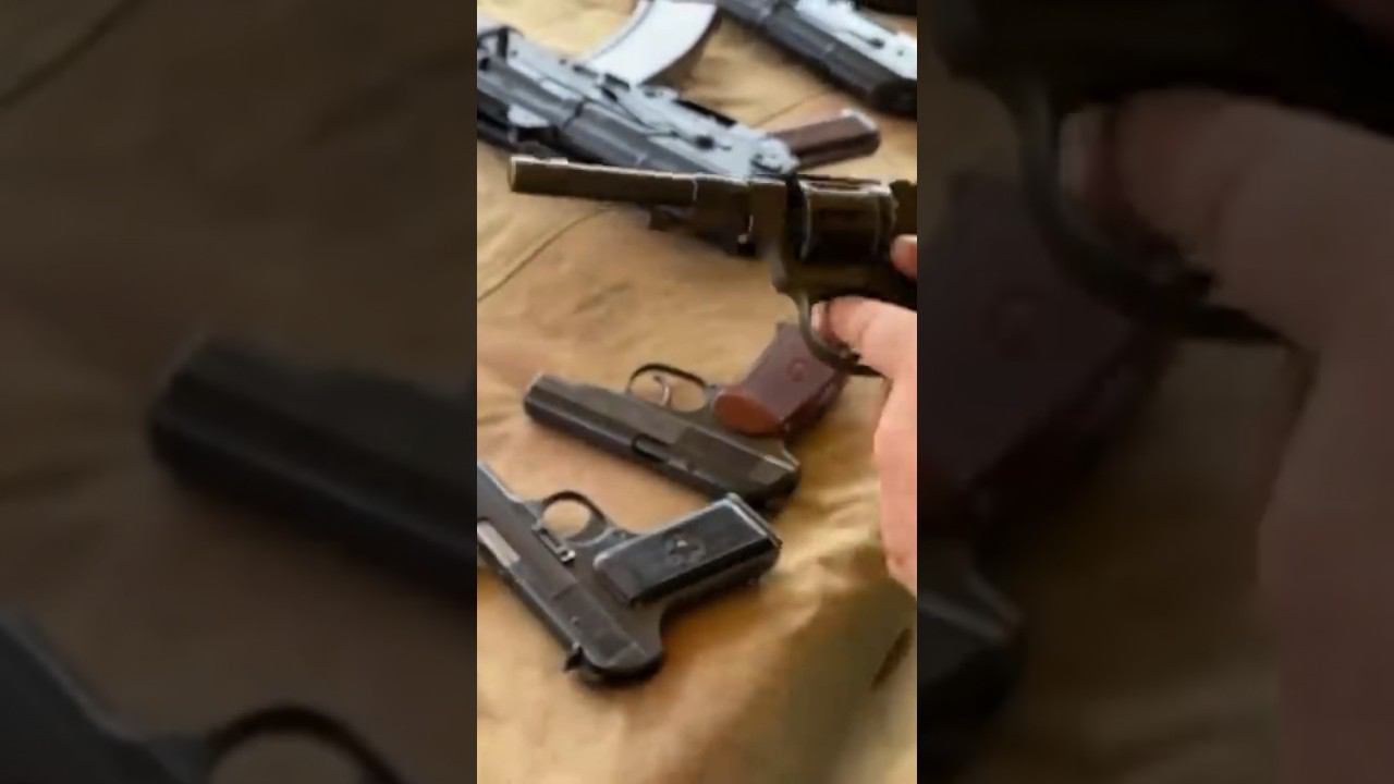 Зачем СМЕРШ одновременно использовали ТТ и наган? смотреть онлайн