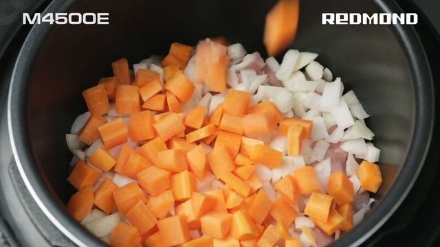 Brodo di pollo, ricetta in Multi fornello REDMOND RMC-4500E смотреть онлайн