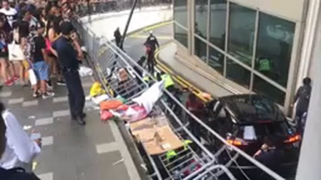 29dec2019 Lucky Plaza Accident Footage cctv SINGAPORE PHV honda vezel making a uturn at nutmeg road смотреть онлайн