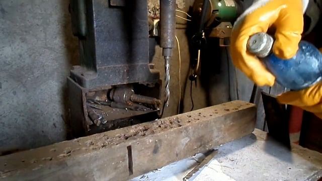 Как легко просверлить рессору.