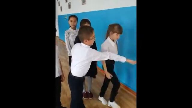 День Матери 3 А класс Калашникова Н. В. смотреть онлайн