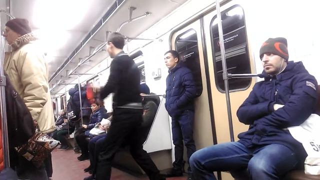 Фокусник в метро. Москва смотреть онлайн