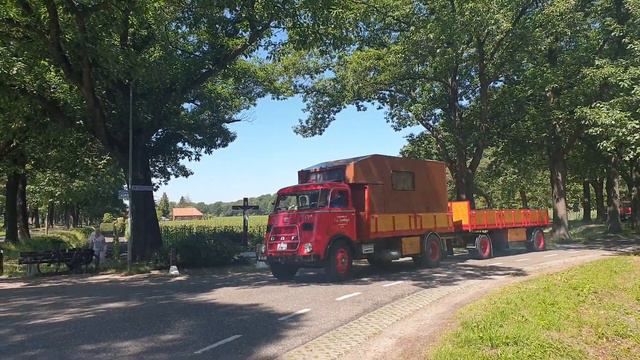 DAF Toertocht door Griendtsveen смотреть онлайн
