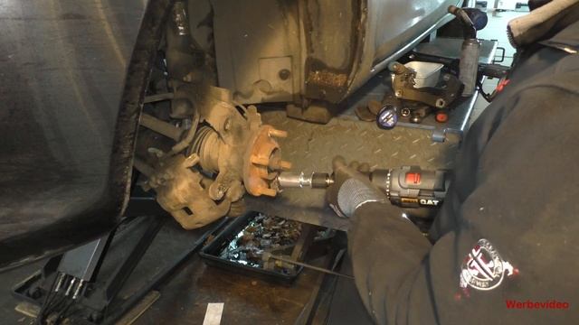 Ford Fiesta 09 (CB1,CCN) - Vorderradbremse wechseln смотреть онлайн