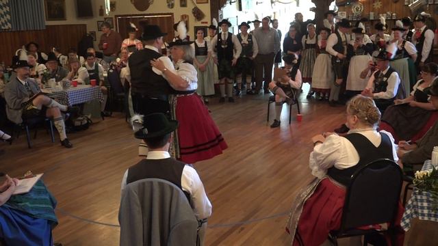 Eric & Evi Matz - 6th West Bezirksfest Einzelpreisplattln - 2019 - North Hollywood, CA, USA смотреть онлайн