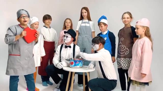 Ведущие ВИНТ-КЛАБ в рекламном ролике танцевального чемпионата Like Challenge 5:0 смотреть онлайн