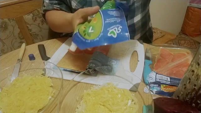 Готовим вместе!!!?Тушёная капуста с грибочками и КРАСНАЯ РЫБКА ПОД МЯГКОЙ ШУБКОЙ!)? ПРИЯТНОГО!!!)❤️ смотреть онлайн