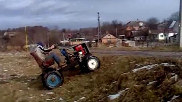 Минитрактор берет горку смотреть онлайн