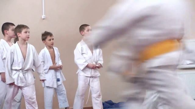 Игровая тренировка по дзюдо.mp4 смотреть онлайн