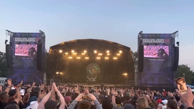 ‘My Immortal/Bring Me To Life’ by EVANESCENCE (Live at Download Festival 2023) смотреть онлайн