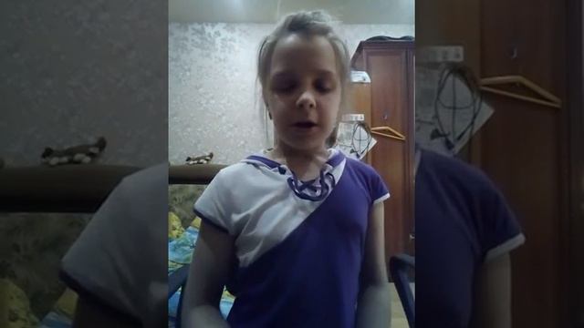 Polina Vai играю на пионине " слышу голос из прекрасного далека"℅ смотреть онлайн
